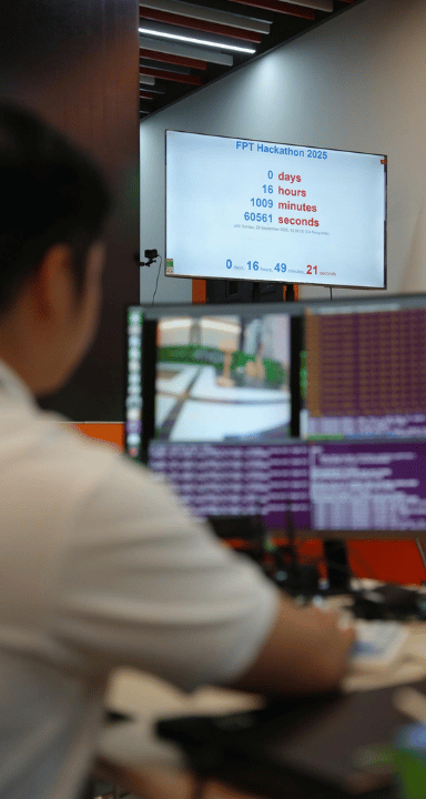 Blue presenting blockchain project